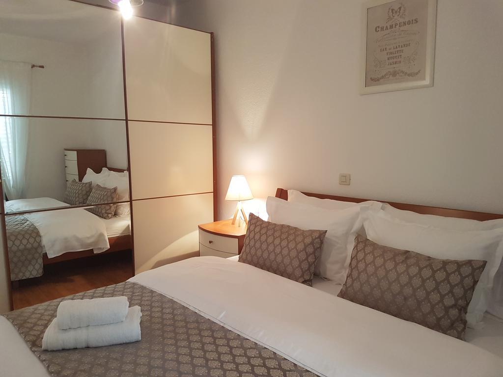Apartmani Eterovic Baška Voda Exterior foto
